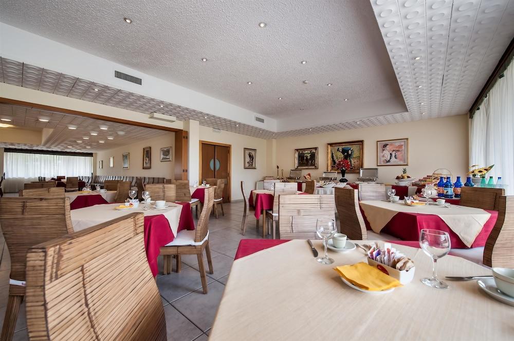 restaurant-cafeteria