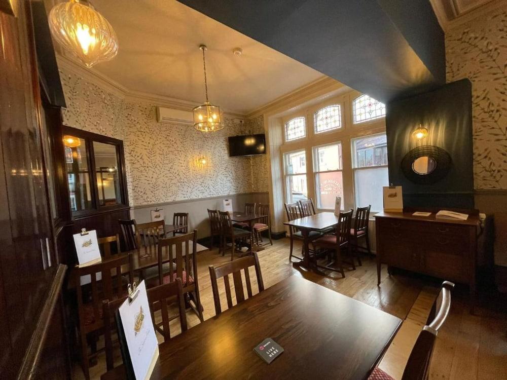 restaurant cafeteria