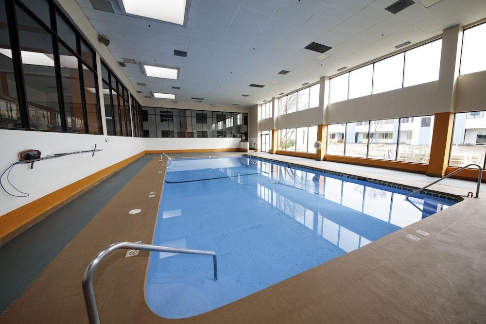 swimming pool spa