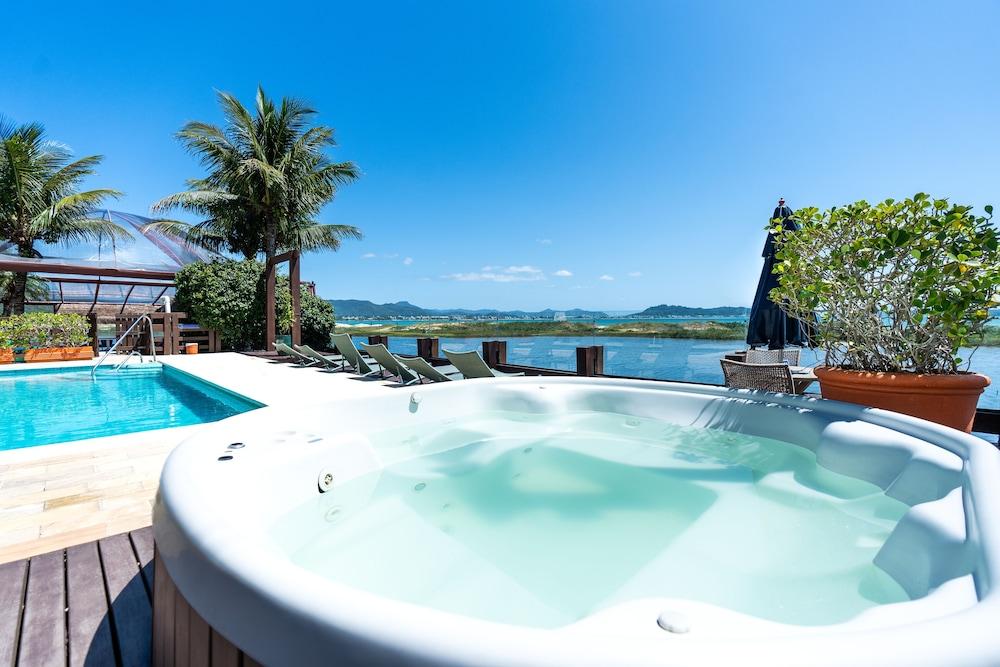 swimming pool spa