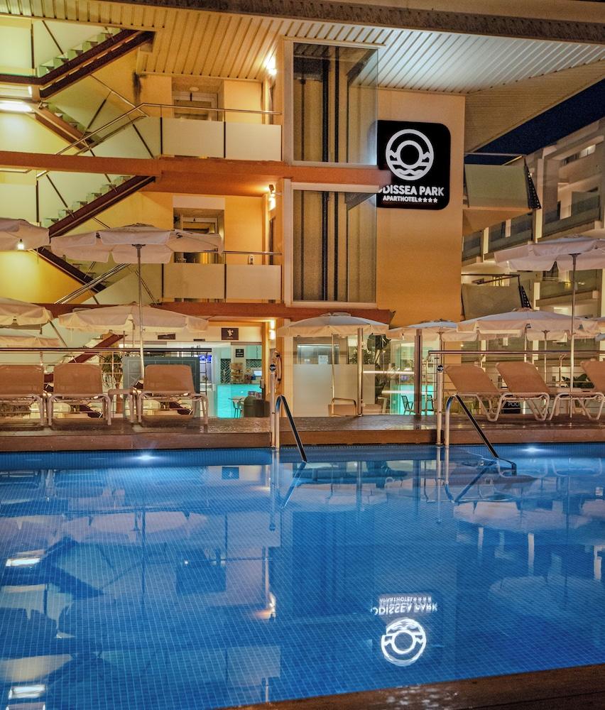 swimming pool spa