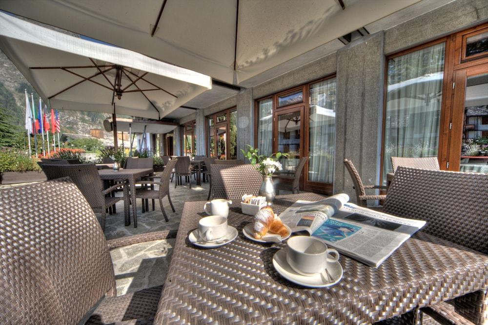 restaurant-cafeteria