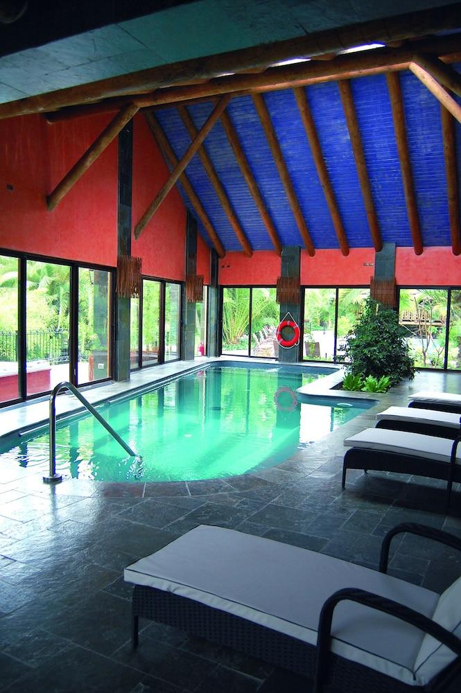 swimming pool spa