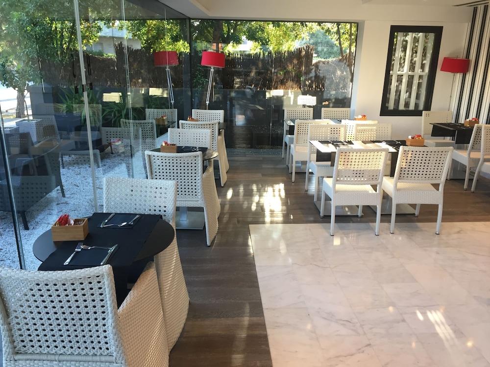restaurant-cafeteria