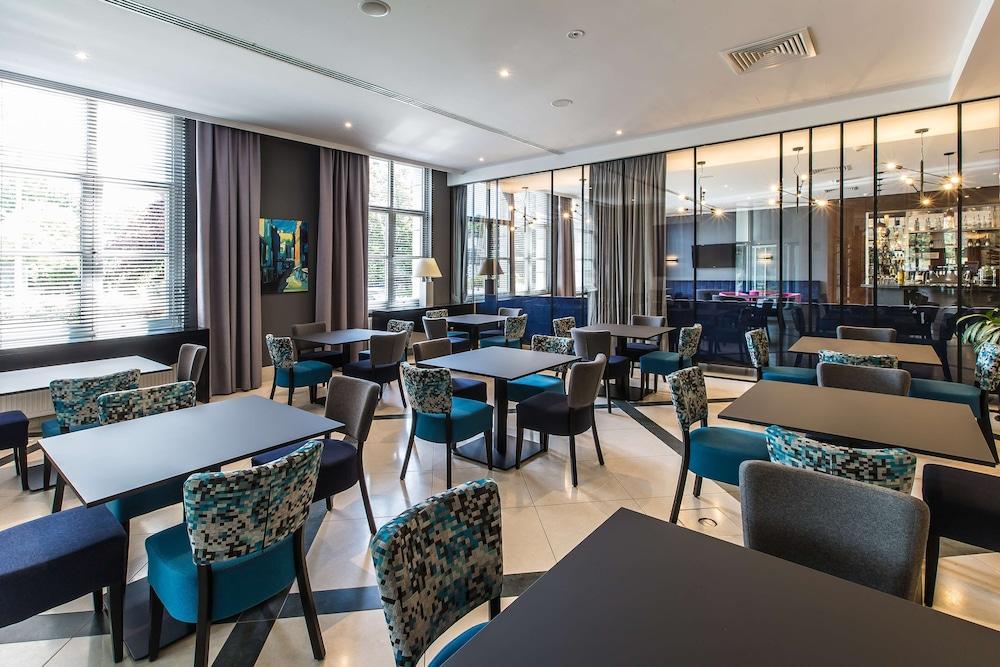 restaurant-cafeteria