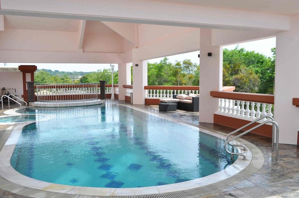 swimming pool spa
