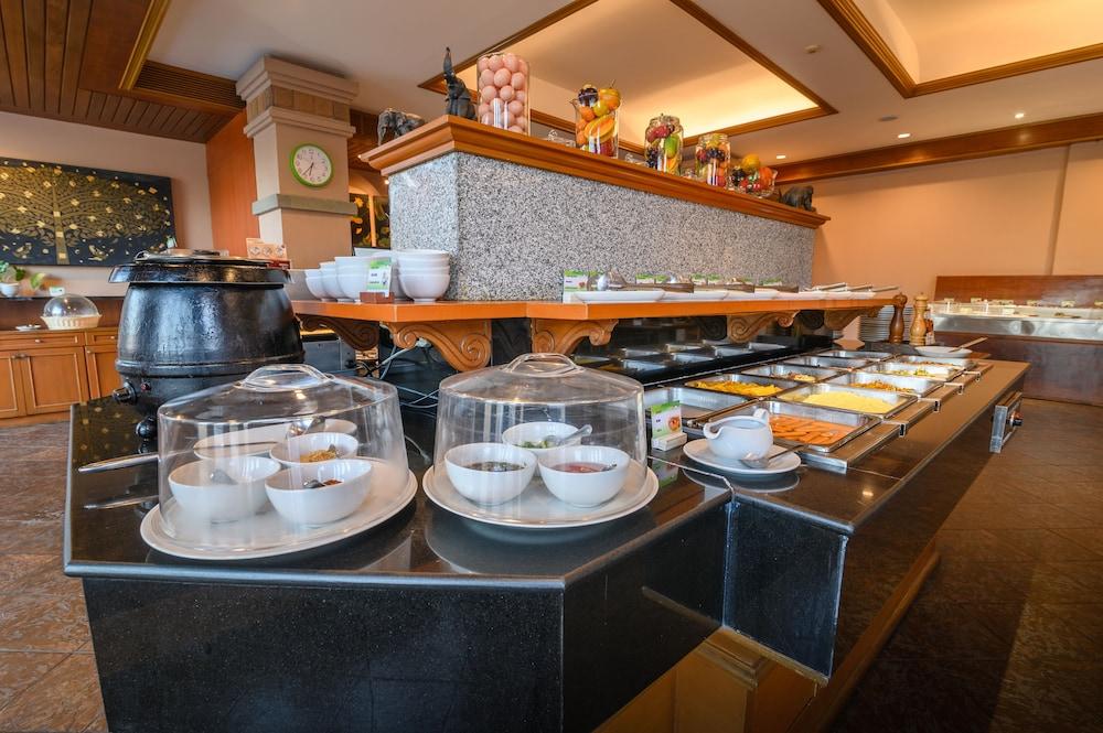 restaurant cafeteria