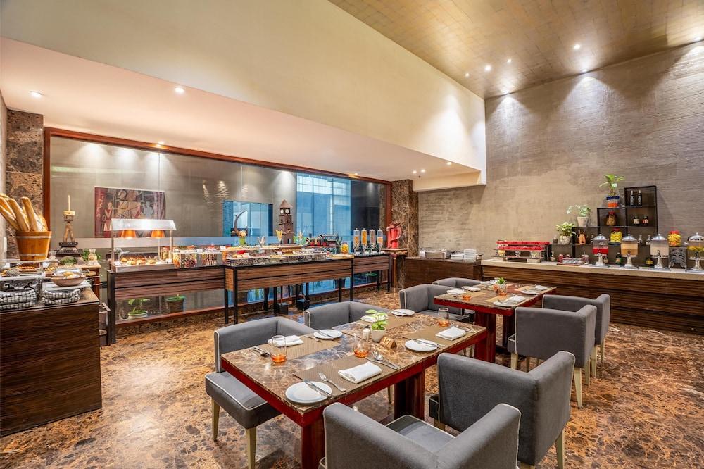 restaurant cafeteria