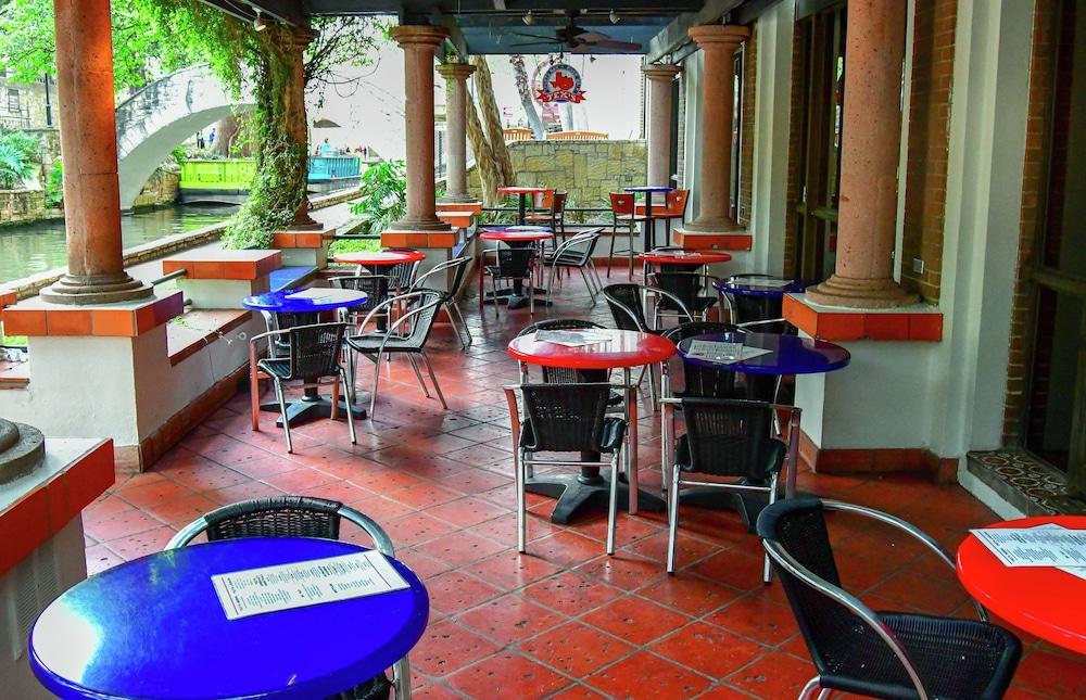 restaurant-cafeteria