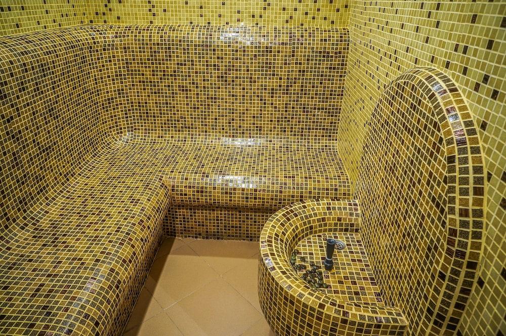 swimming pool spa