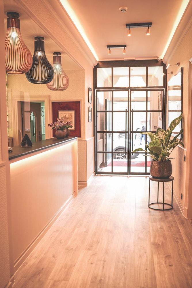 lobby