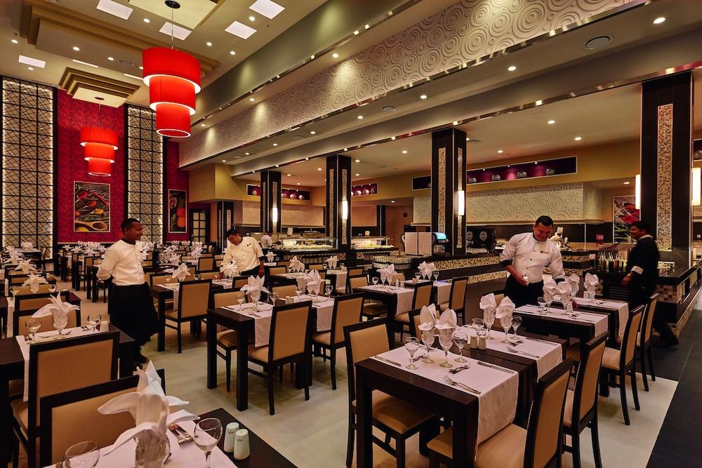 restaurant cafeteria