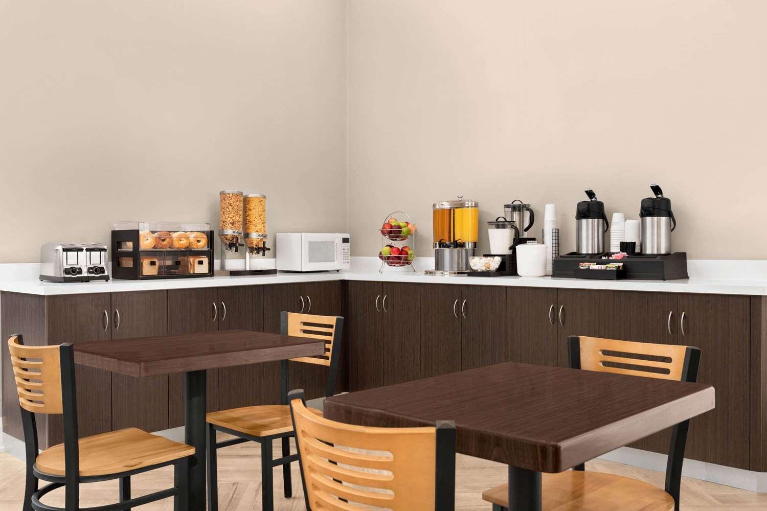 restaurant cafeteria