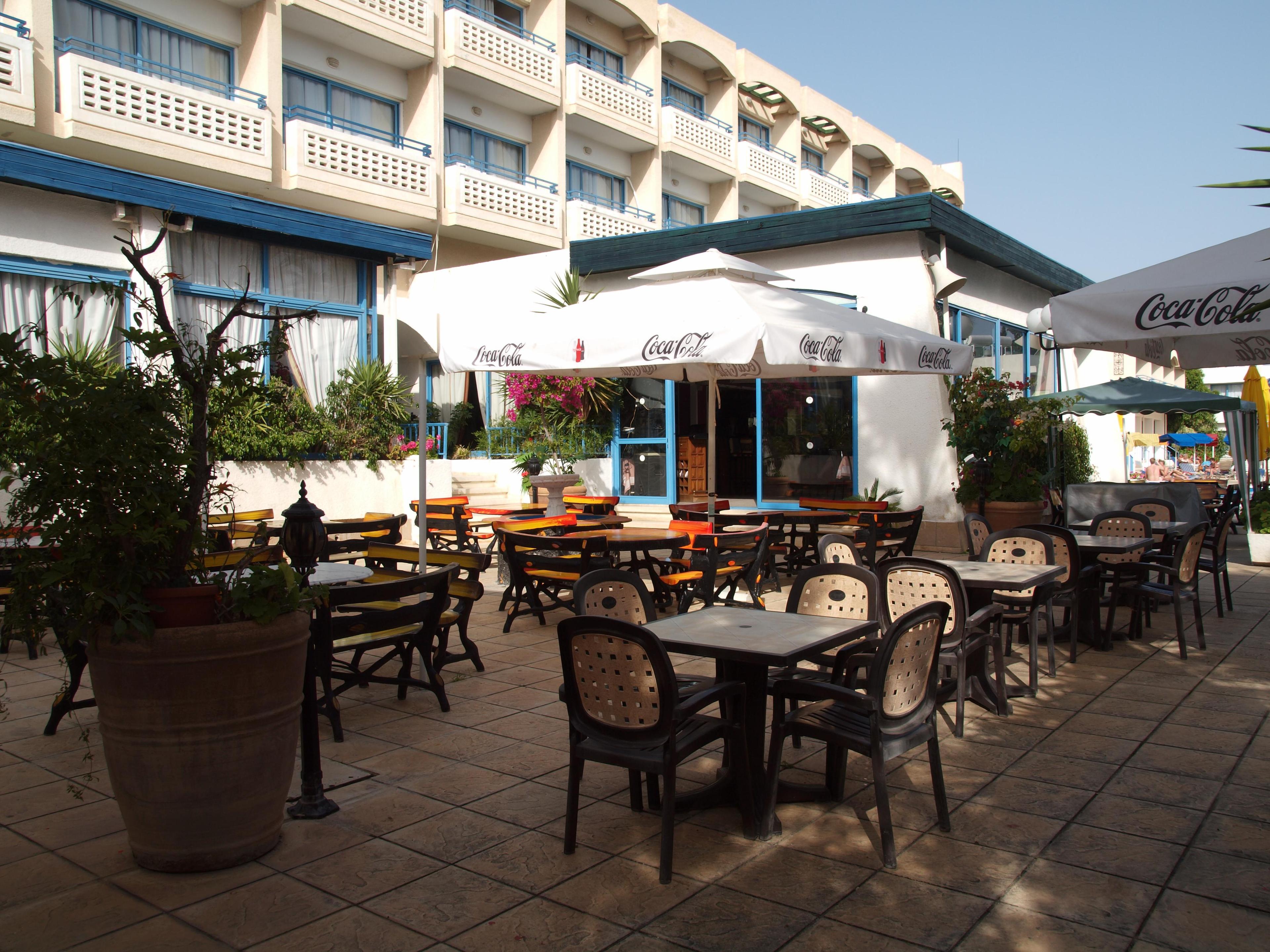 restaurant cafeteria