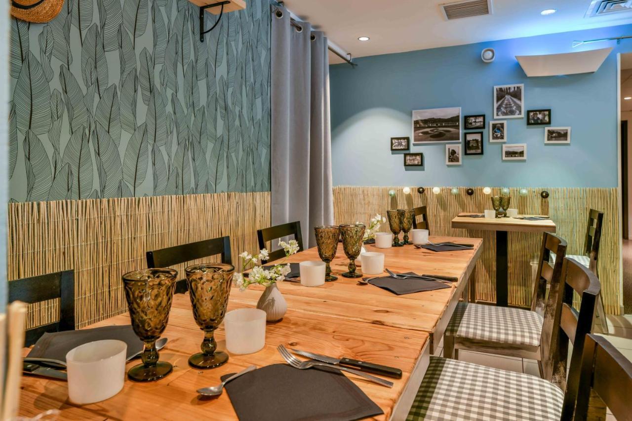 restaurant cafeteria