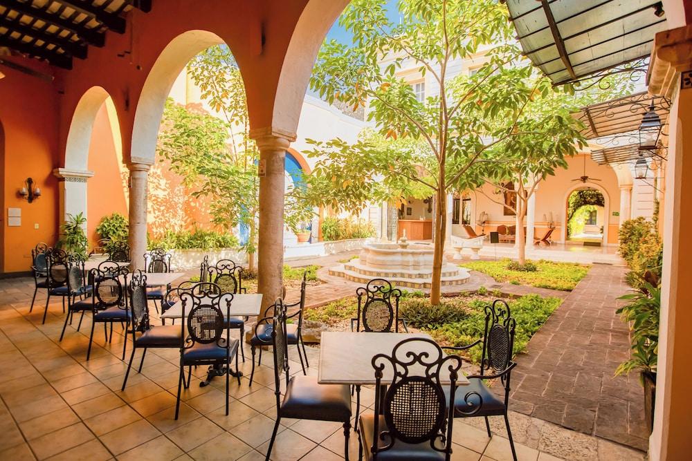 restaurant cafeteria