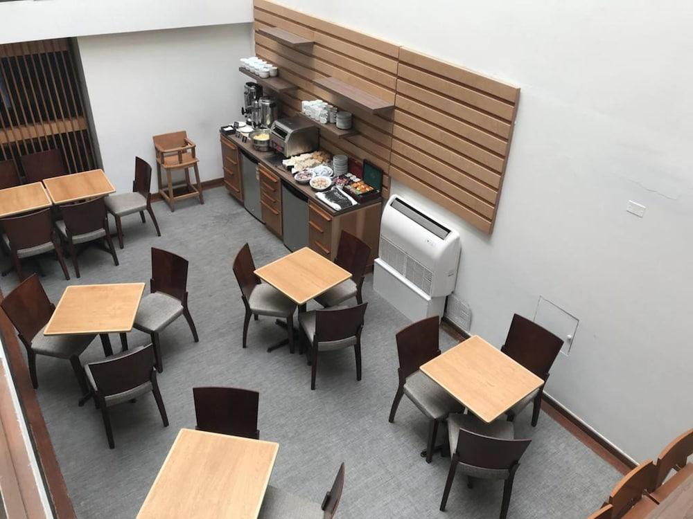 restaurant-cafeteria