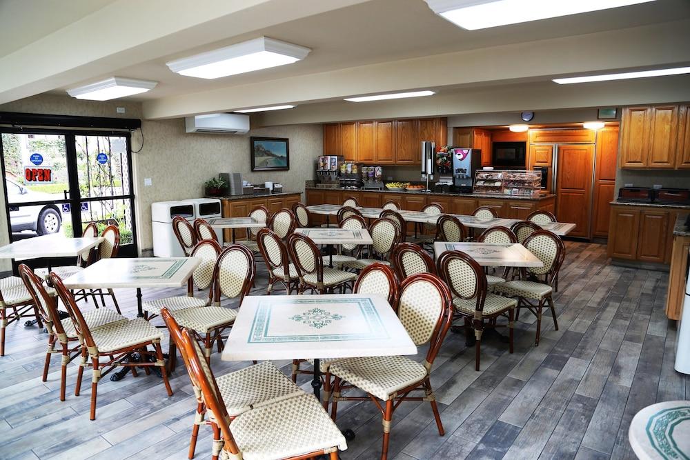 restaurant cafeteria