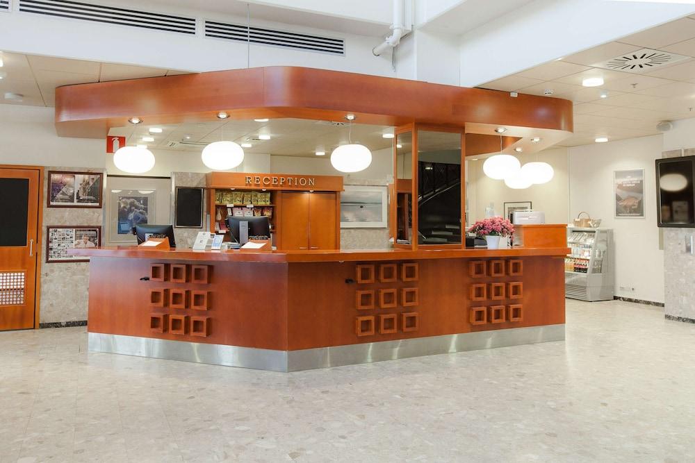 lobby