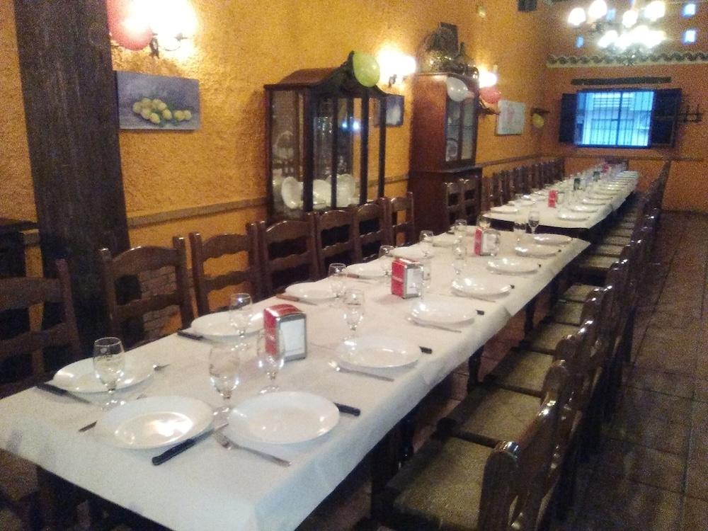restaurant cafeteria