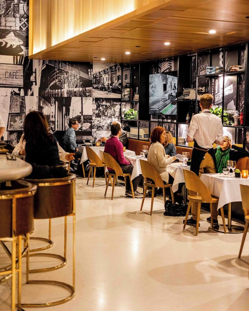 restaurant cafeteria