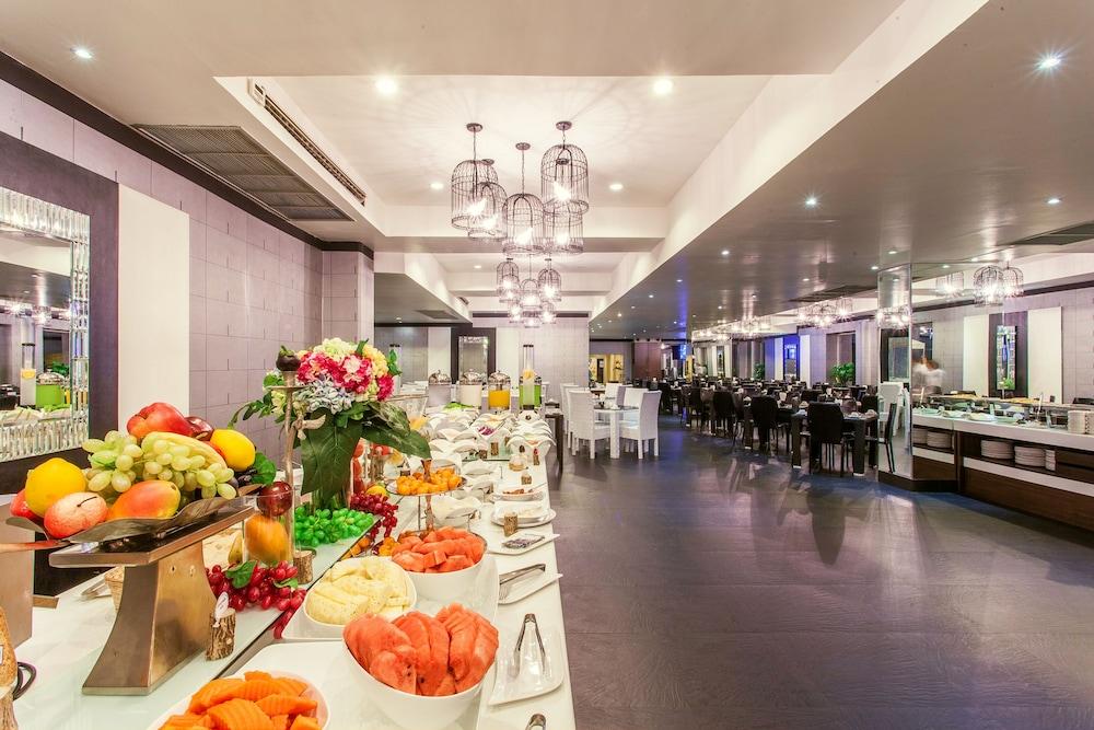 restaurant cafeteria