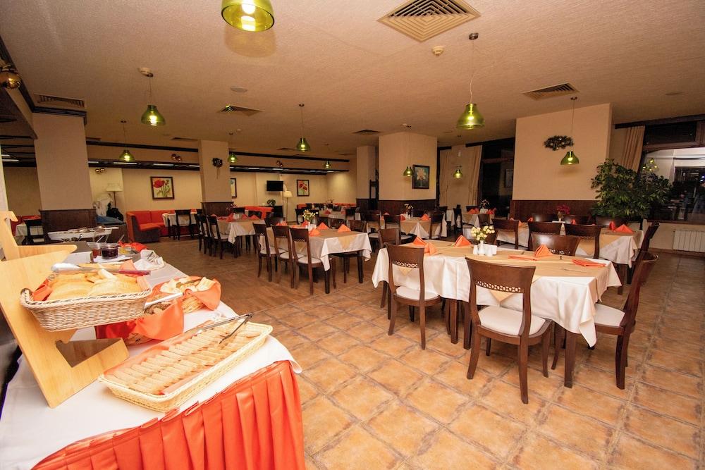 restaurant cafeteria