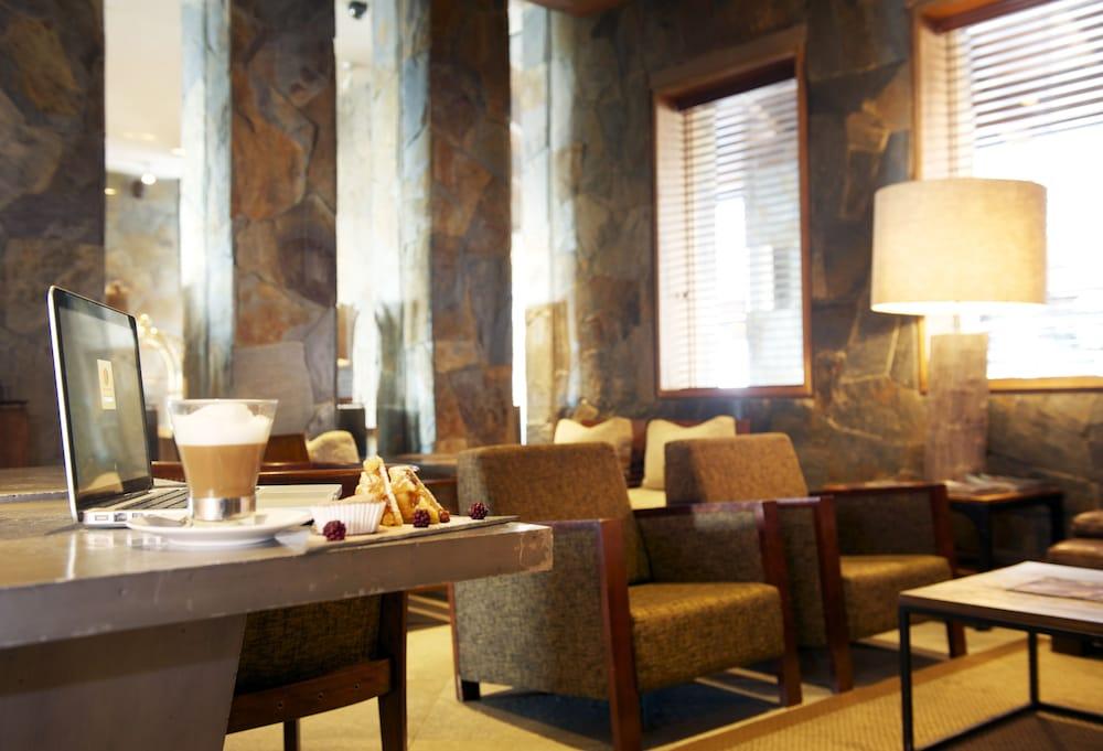 restaurant-cafeteria
