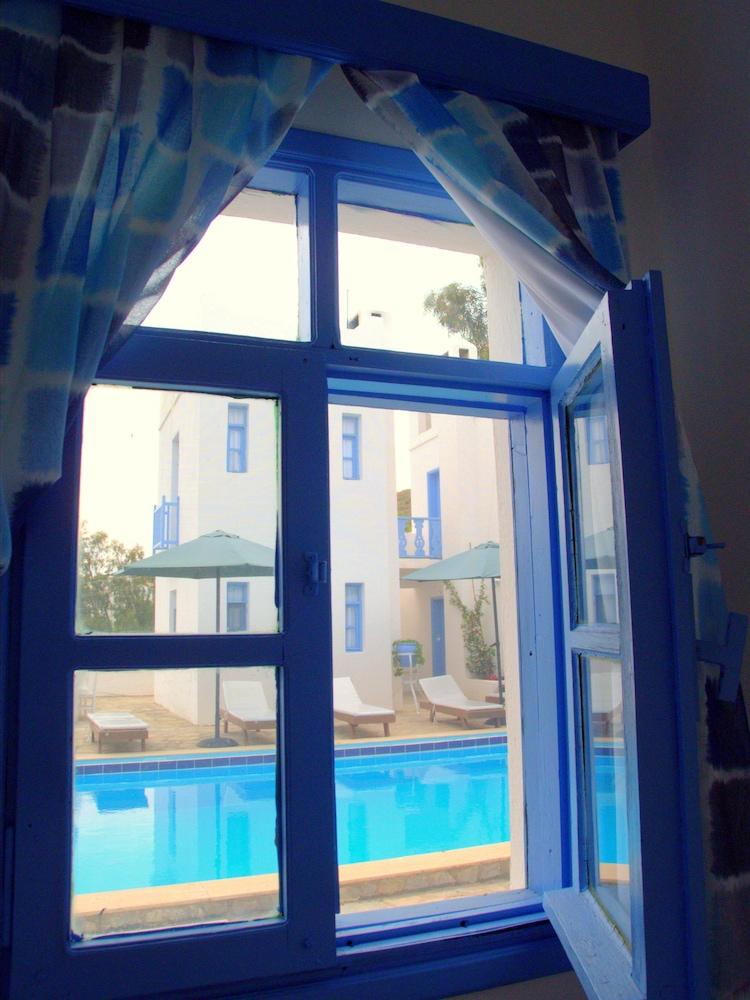 swimming pool spa
