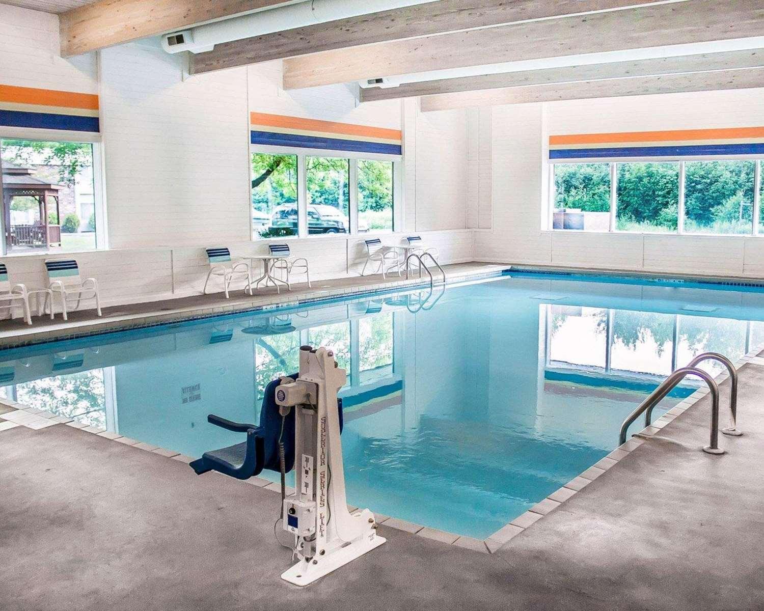 swimming pool spa