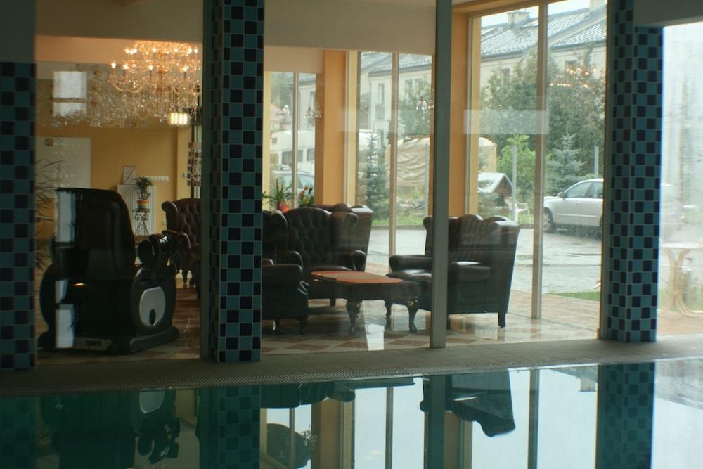 swimming pool spa