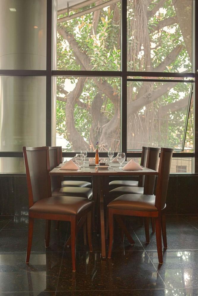 restaurant-cafeteria