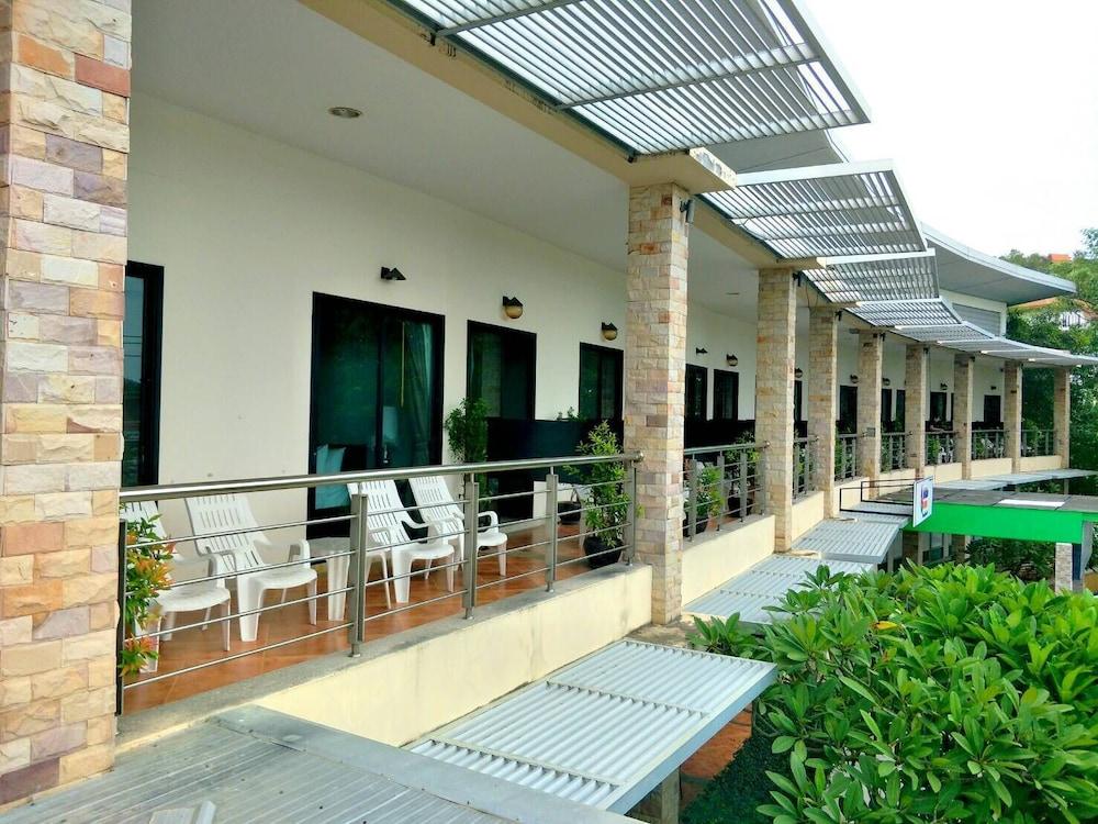 swimming pool spa