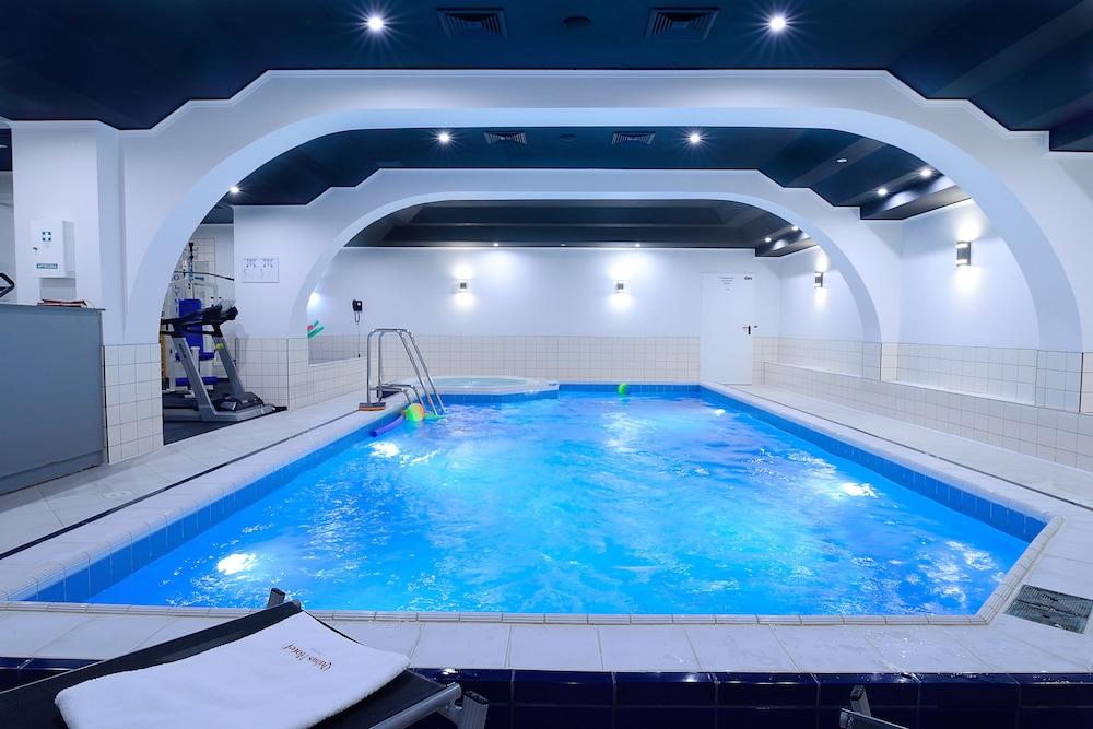 swimming pool spa