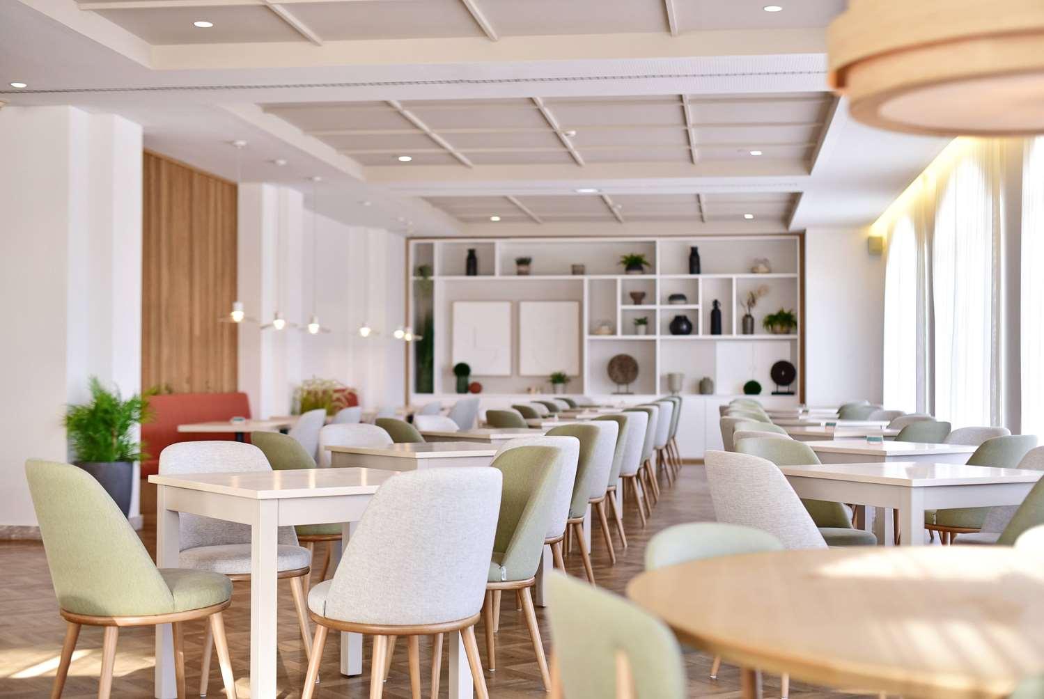 restaurant cafeteria