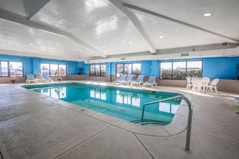 swimming pool spa