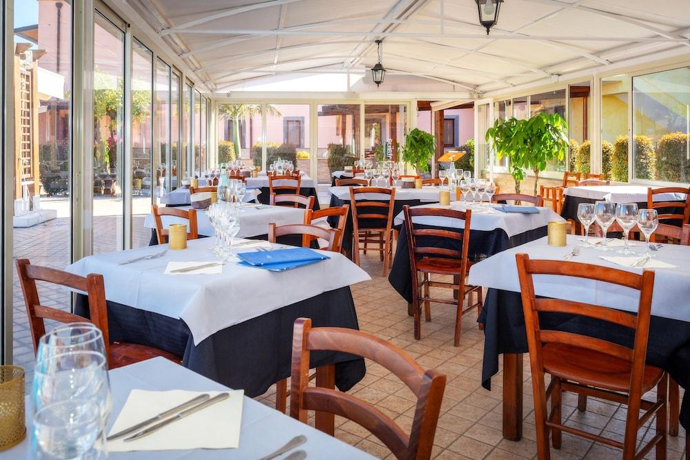 restaurant-cafeteria