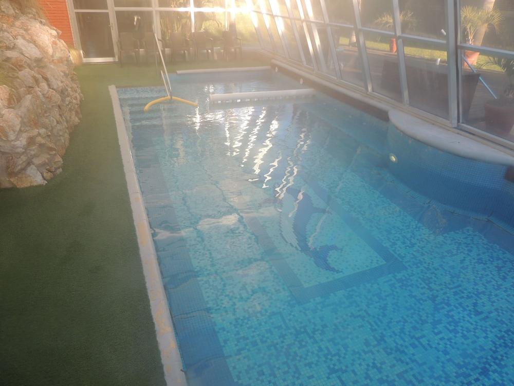 swimming pool spa
