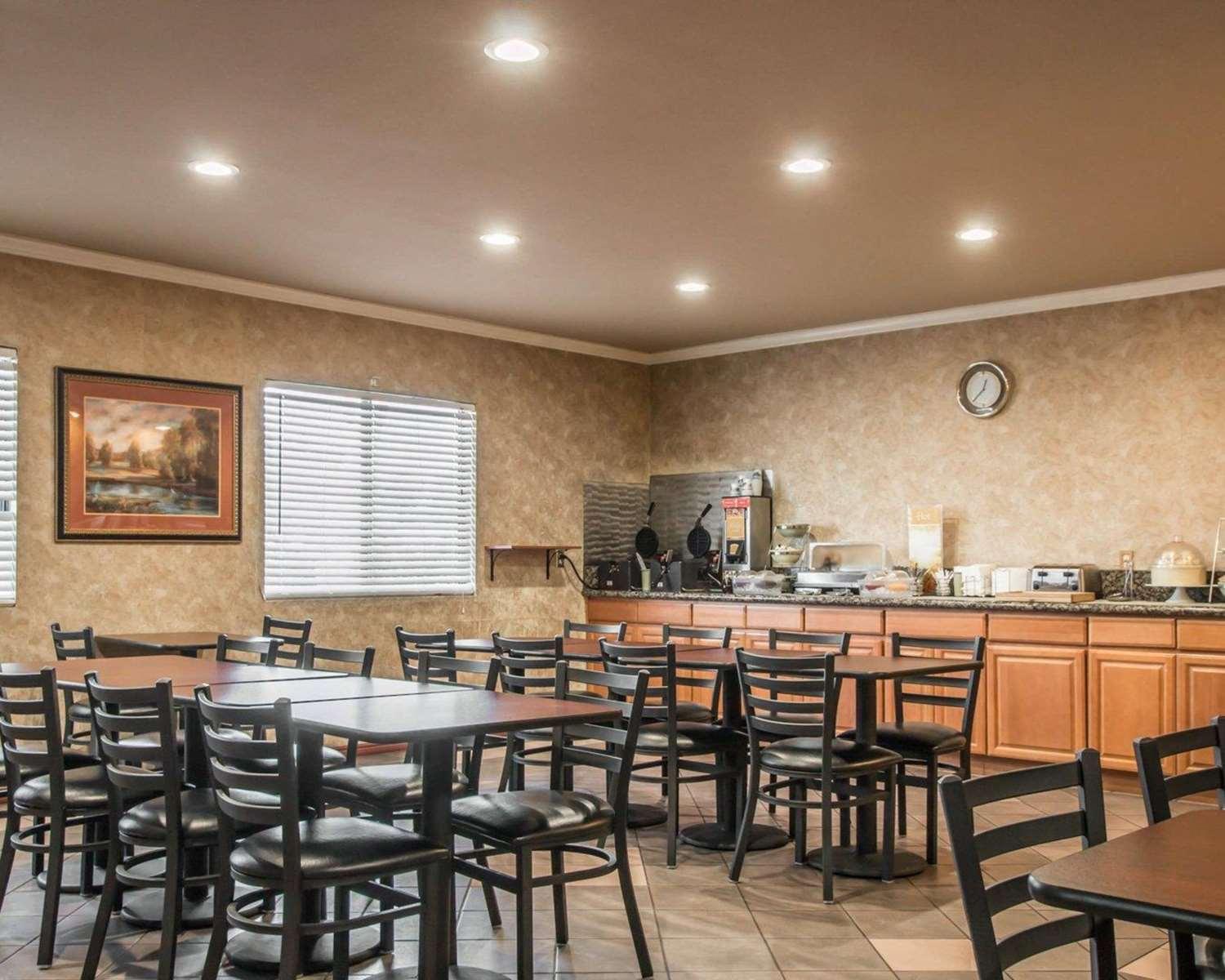 restaurant cafeteria