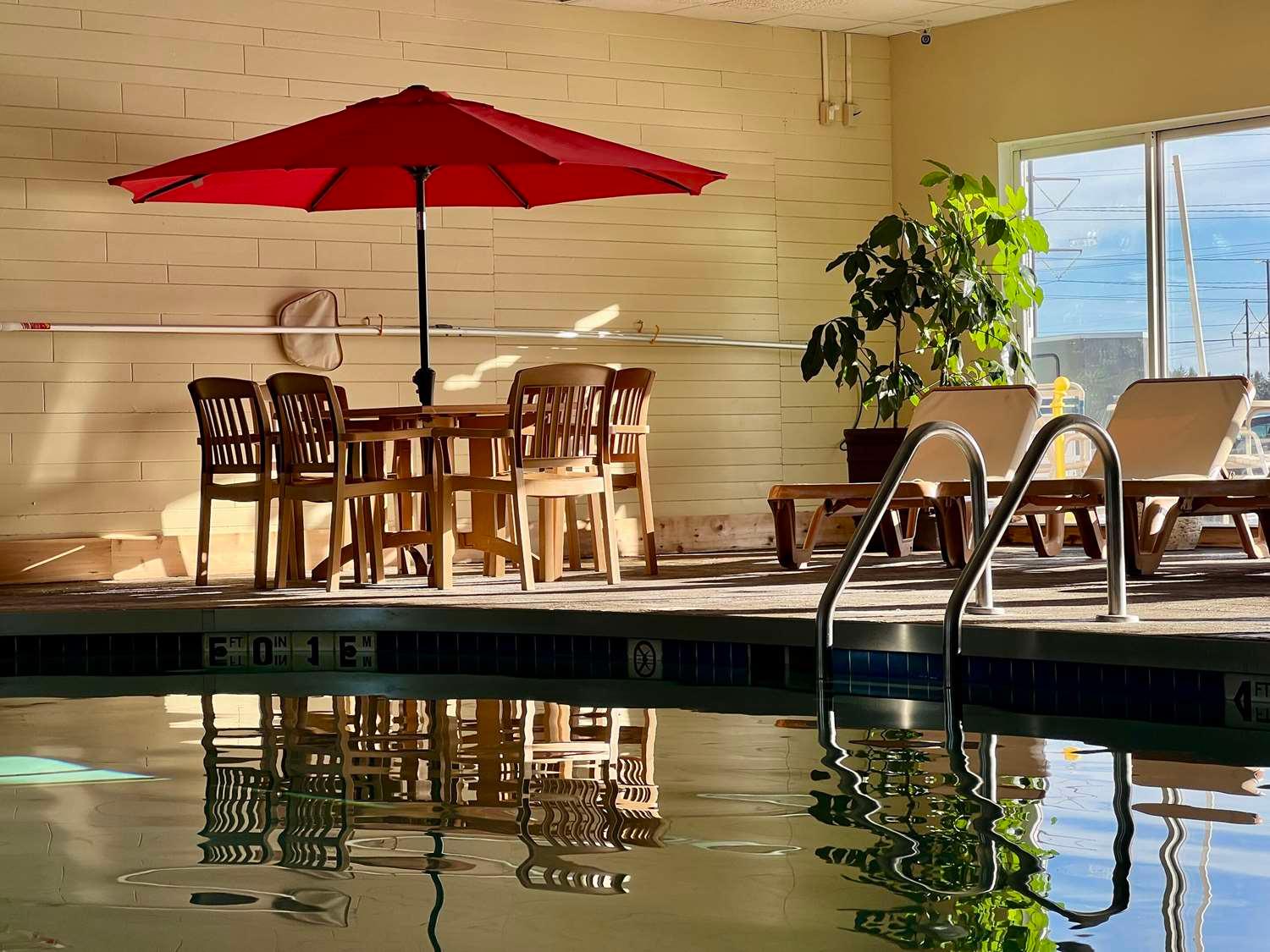 swimming pool spa