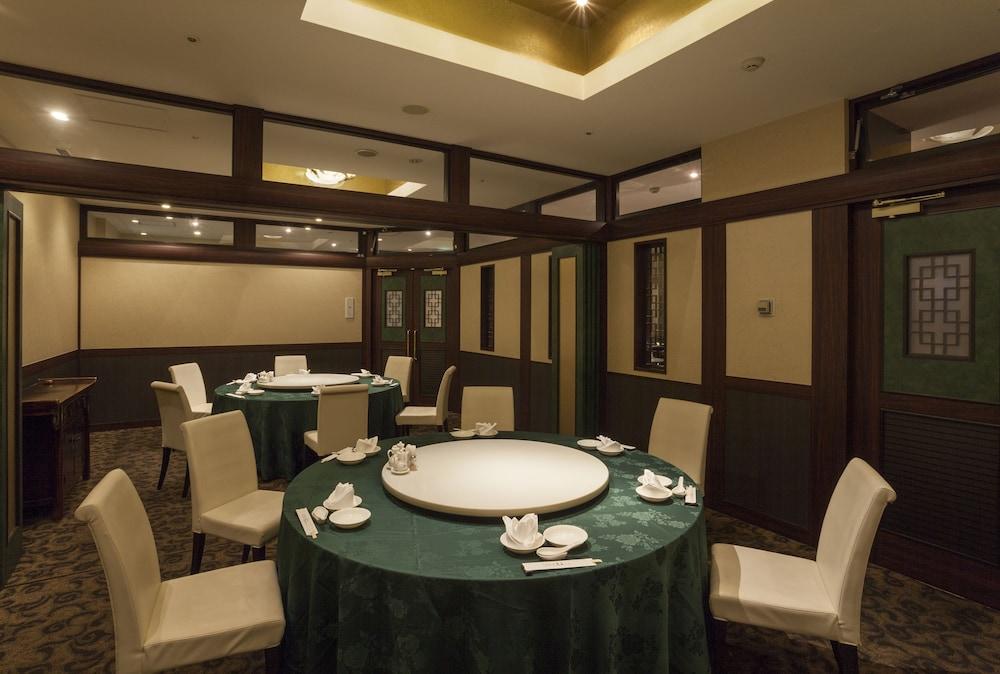 restaurant-cafeteria