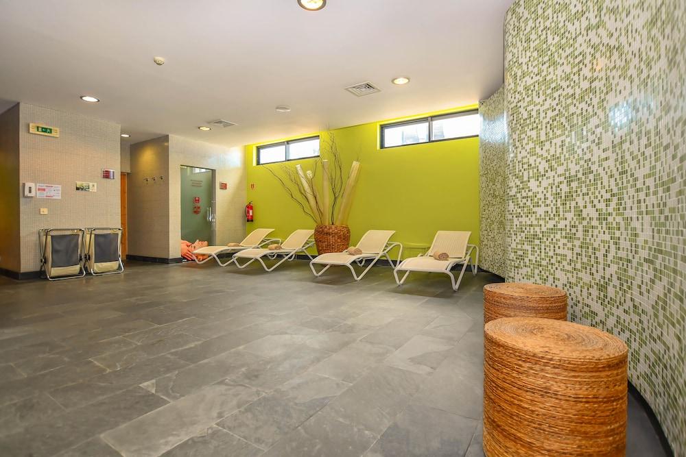 swimming pool spa