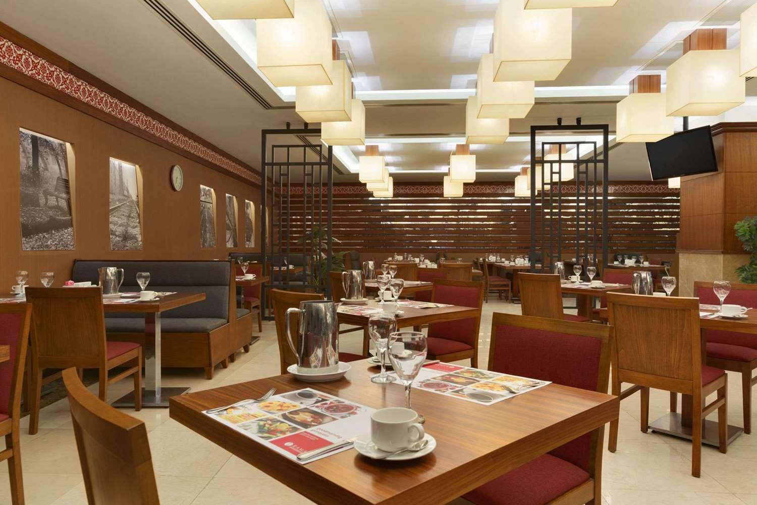 restaurant cafeteria