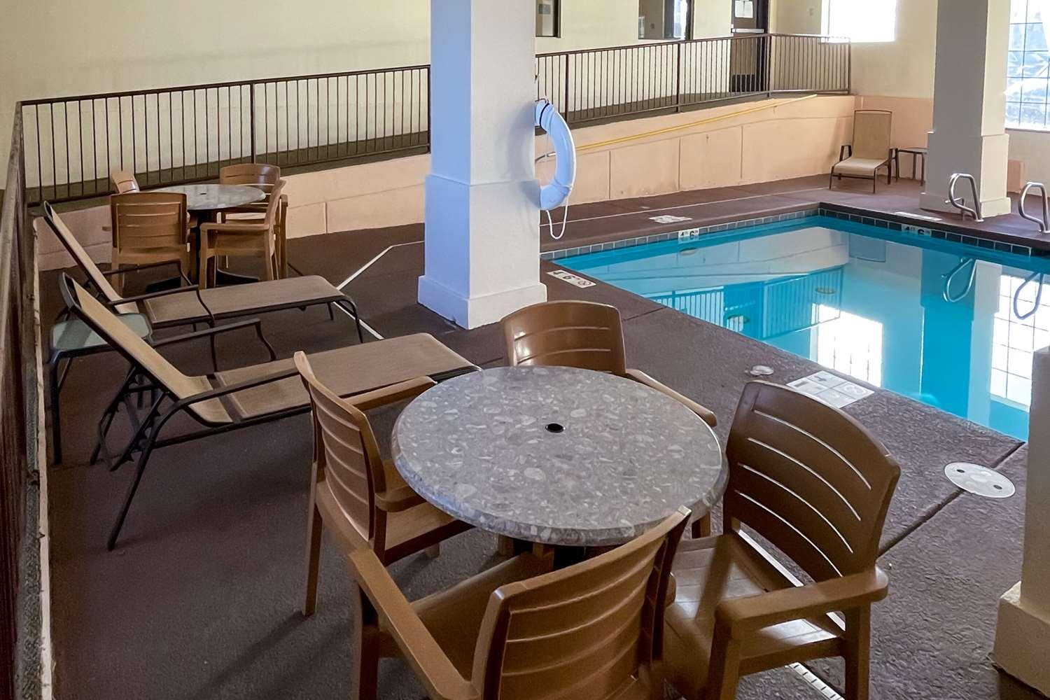 swimming pool spa