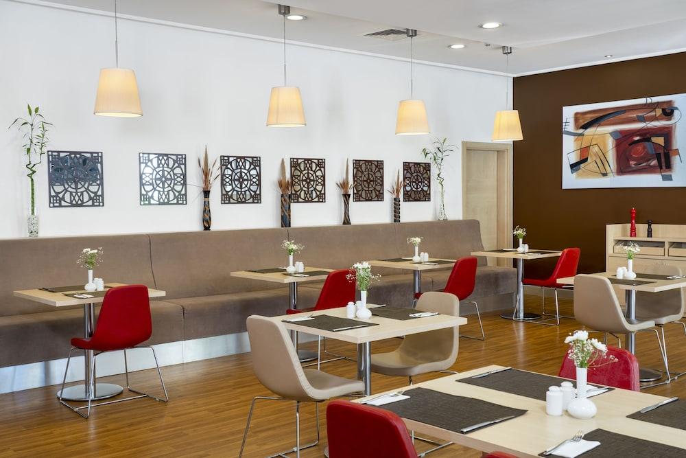 restaurant-cafeteria