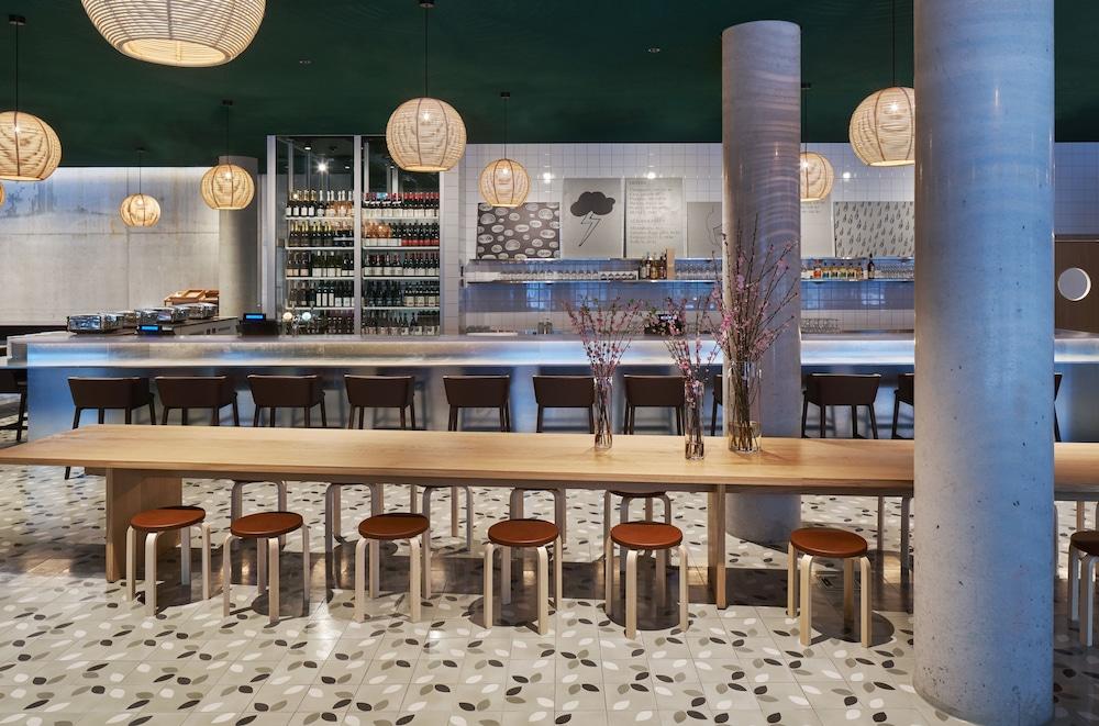 restaurant cafeteria