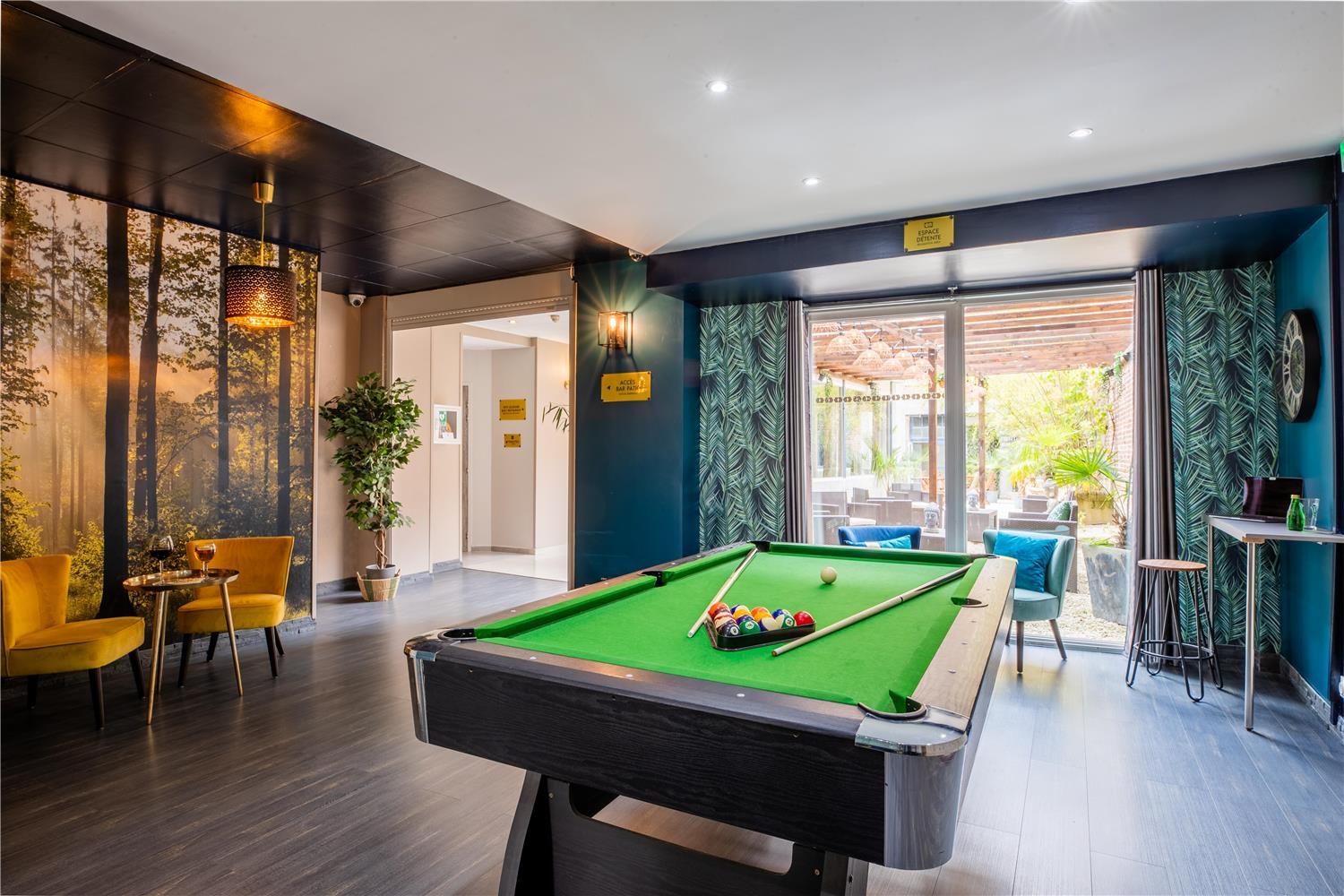 swimming pool spa