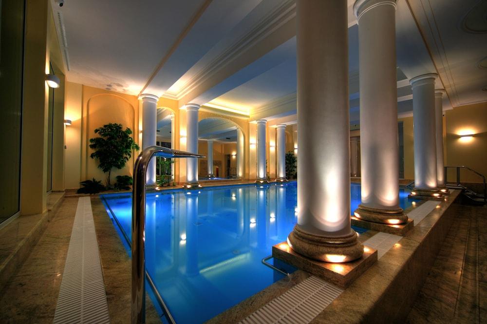 swimming pool spa