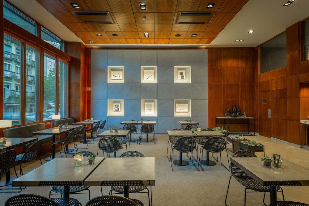 restaurant cafeteria