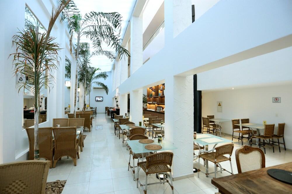 restaurant-cafeteria
